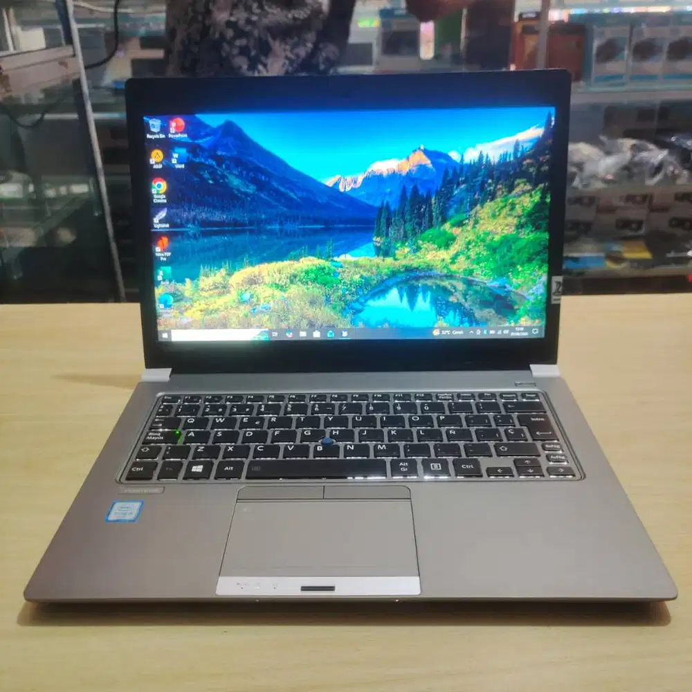 Laptop Toshib Portege Z30C Intel Core i5 8/128 SSD Mulus