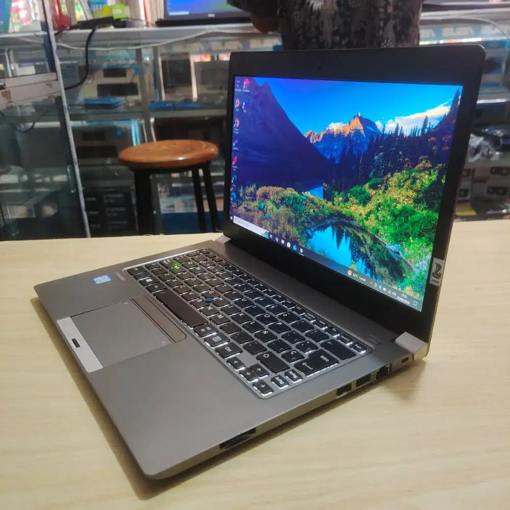 Laptop Toshib Portege Z30C Intel Core i5 8/128 SSD Mulus