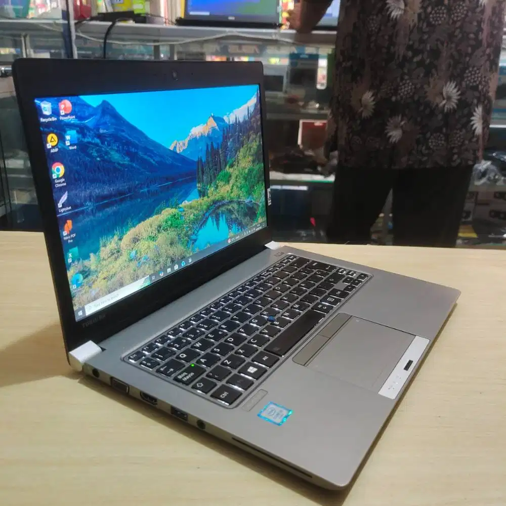 Laptop Toshib Portege Z30C Intel Core i5 8/128 SSD Mulus