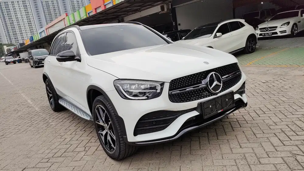ODO 8 K Mercedes Benz GLC 200 AMG Night Edition 2022