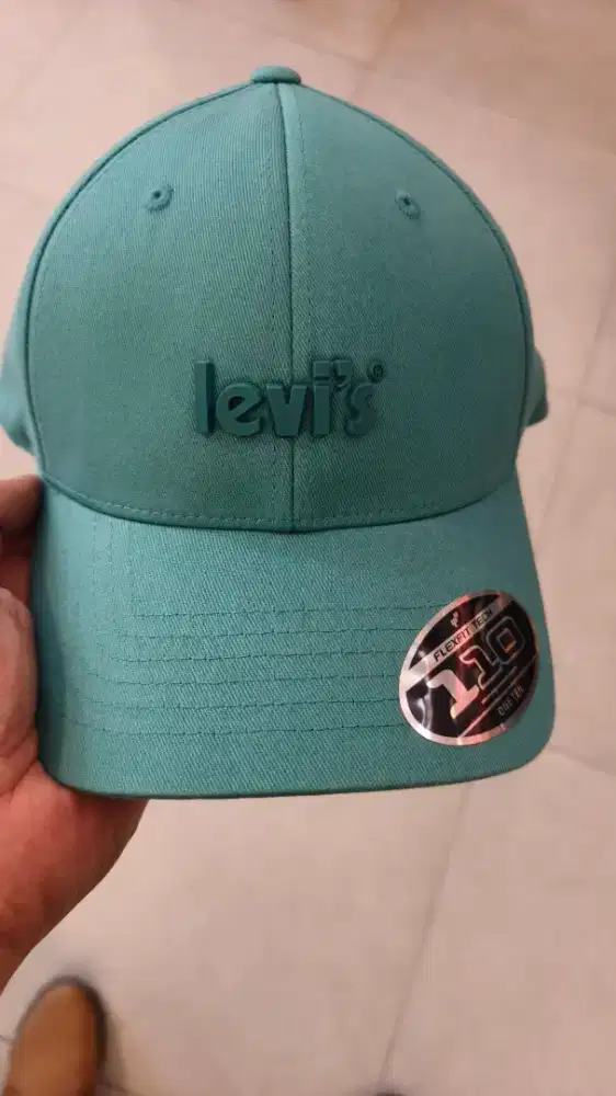 Topi Golf Levis