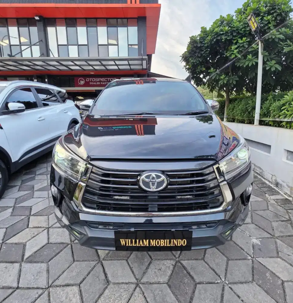 Innova Venturer Diesel At 2022 KM Low