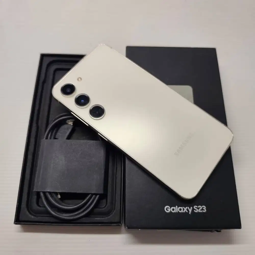 LIKE NEW! SAMSUNG GALAXY S23 5G 8/256 CREAM NO MINUS LENGKAP SEIN MULU