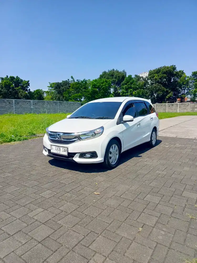 Mobilio E matic 2017 white DP 7 jt
