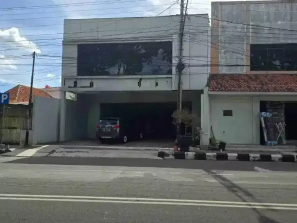 Disewakan Ruang Usaha Super Strategis Siap Pakai, Lokasi Sukoharjo Luas 717m2