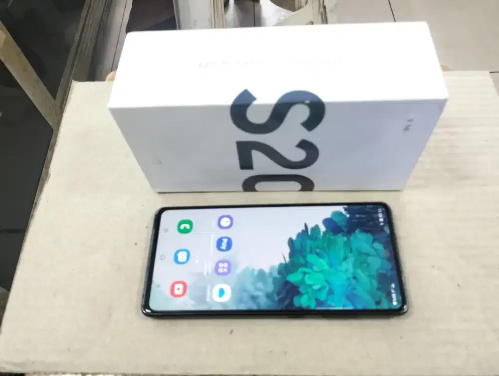 Samsung S20 FE Ram 8/128 gb lengkap tampa kendala