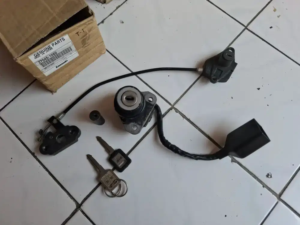 Kunci Kontak Set Ninja RR Old