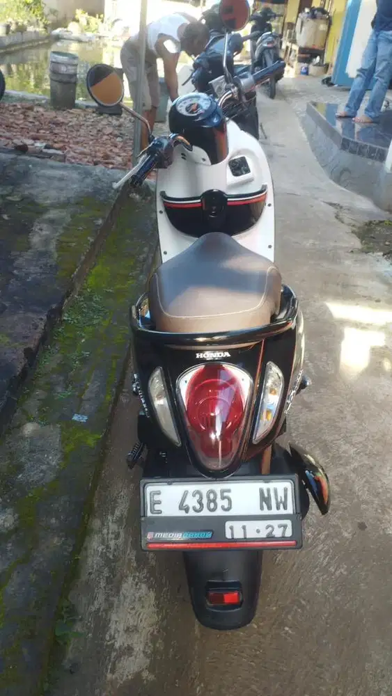 Motor scoopy tahun 2016