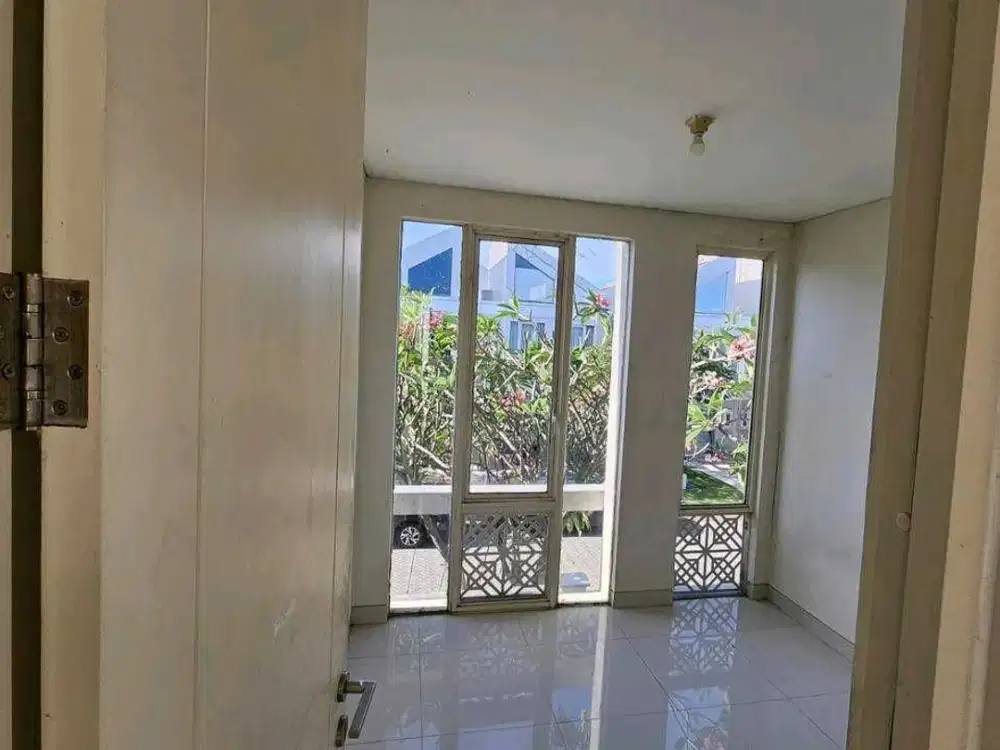 SIU.A371 Rumah Grand Pakuwon Adelaide Area Surabaya Barat Siap Huni Murah