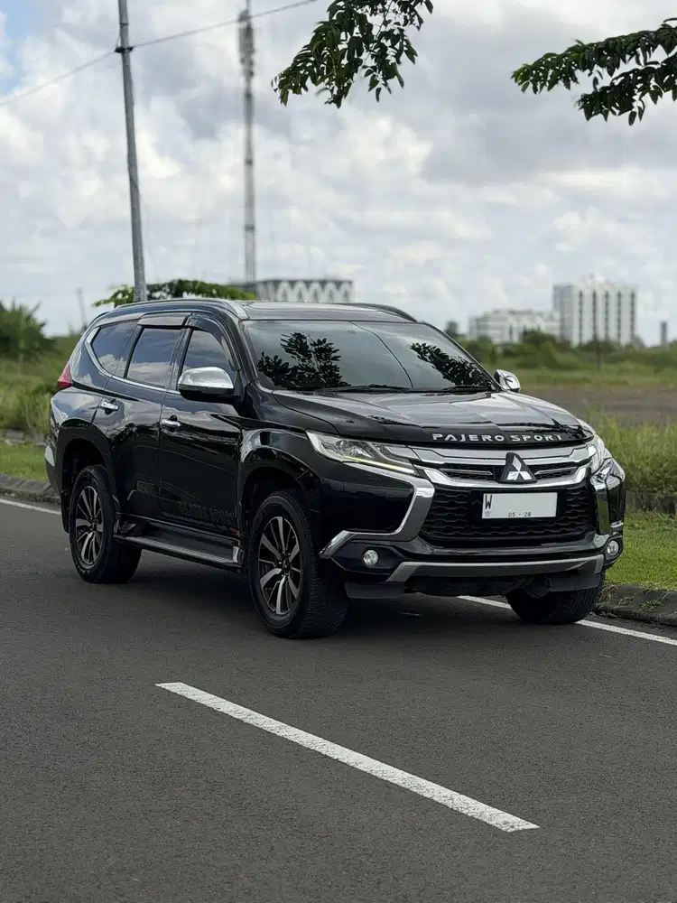 Mitsubishi Pajero Sport Dakar 2016 CBU Istimewa