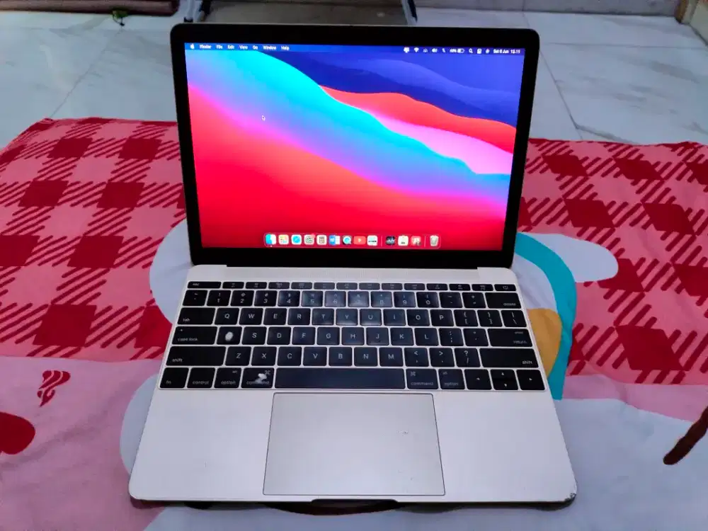 Macbook Air Early 2015 core i5 4/128GB