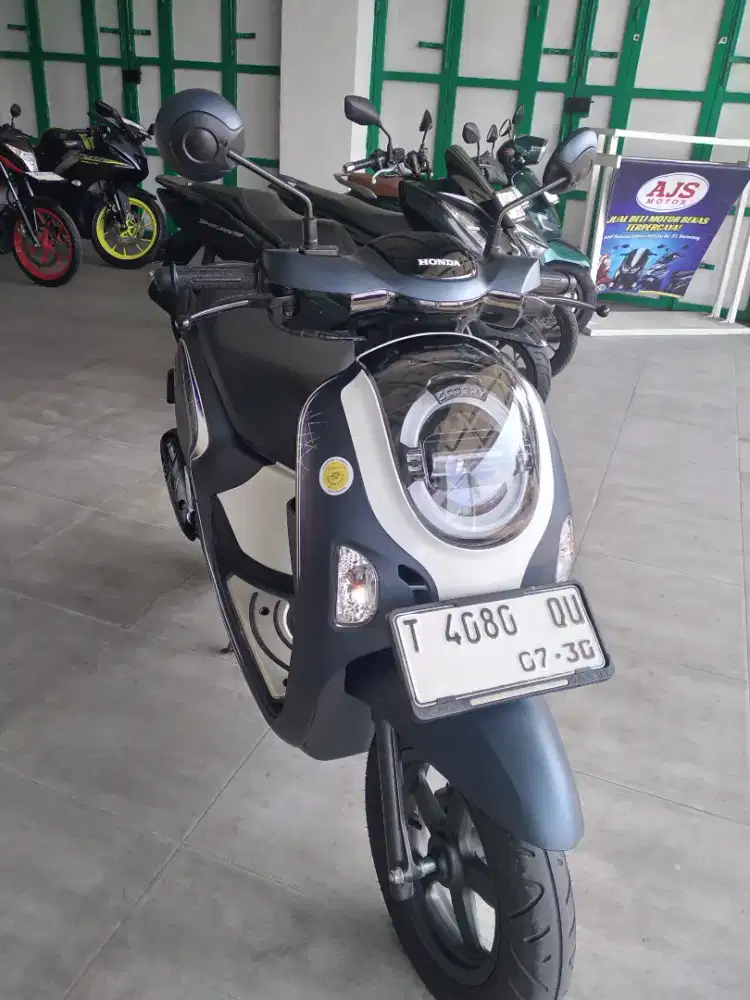 Scoopy Biru Putih 2025 Mulus Banget