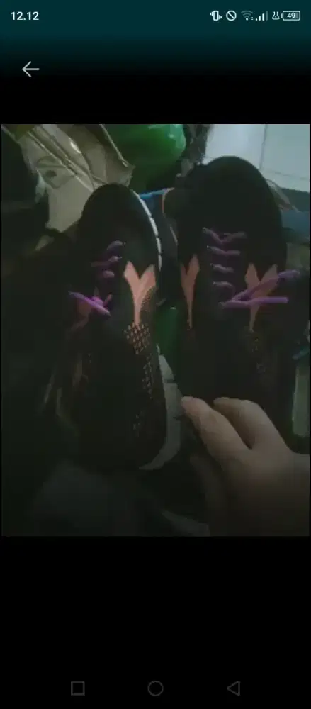 Sepatu olahraga Diadora ukuran 42