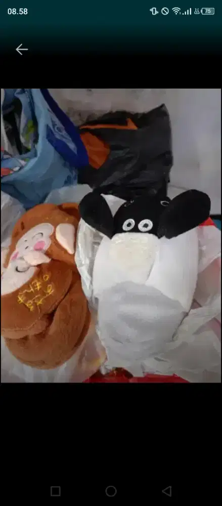 Sendal bulu untuk rumah ada untuk anak dan dewasa