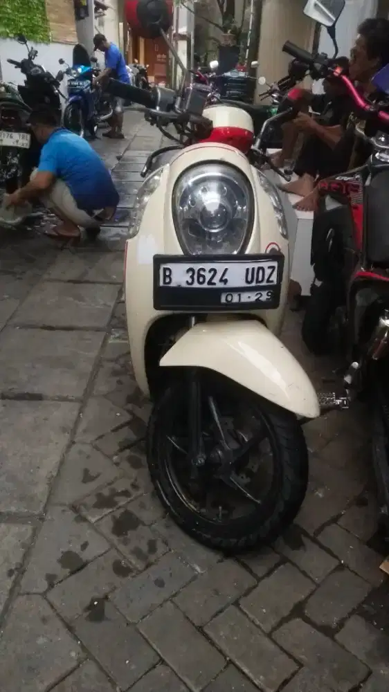 Honda scoopy fi injeksi 2013