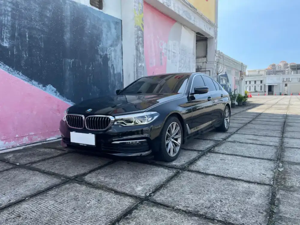 Full record bmw . G30 BMW 520i luxury line