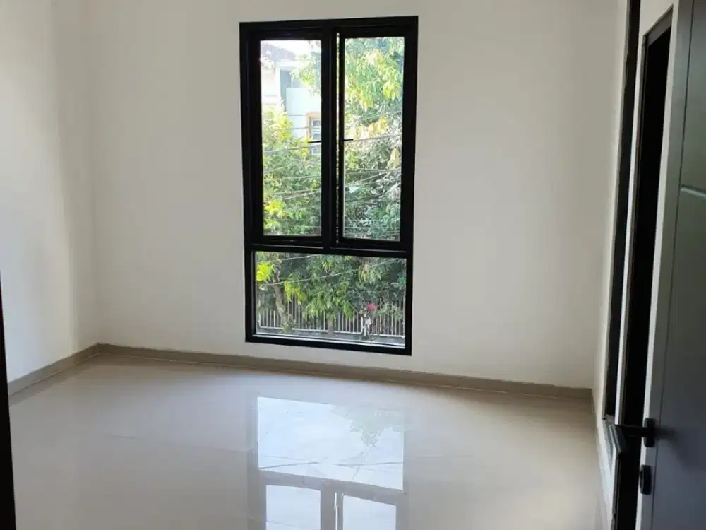 Rumah Nirwana  Eksekutif Hadap utara
