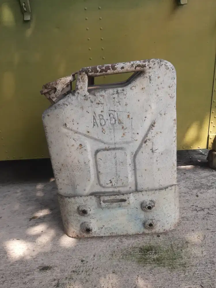 Jerry can ,besi antik lawas