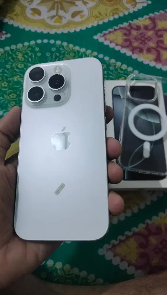 iPhone 16 Pro White Titanium