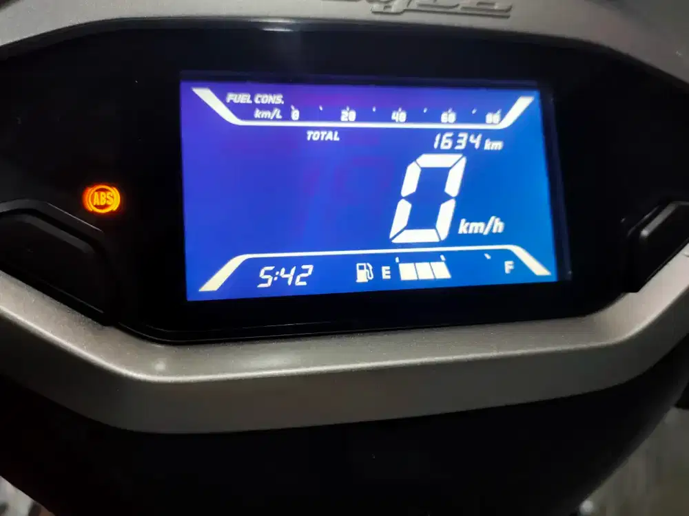 Stylo ABS 2026 km 1000+