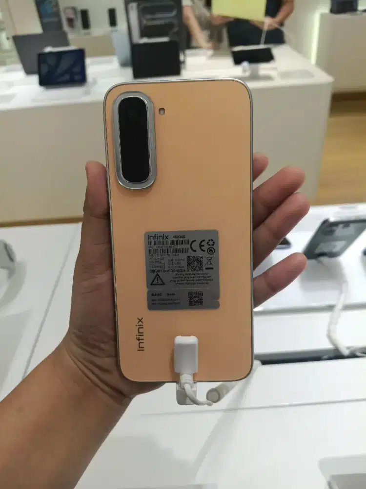 INFINIX HOT 70 6 256gb