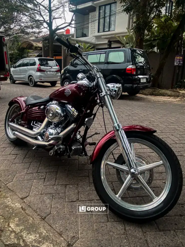 FOR SALE!! HARLEY DAVIDSON SOFTAIL ROCKER C 2009