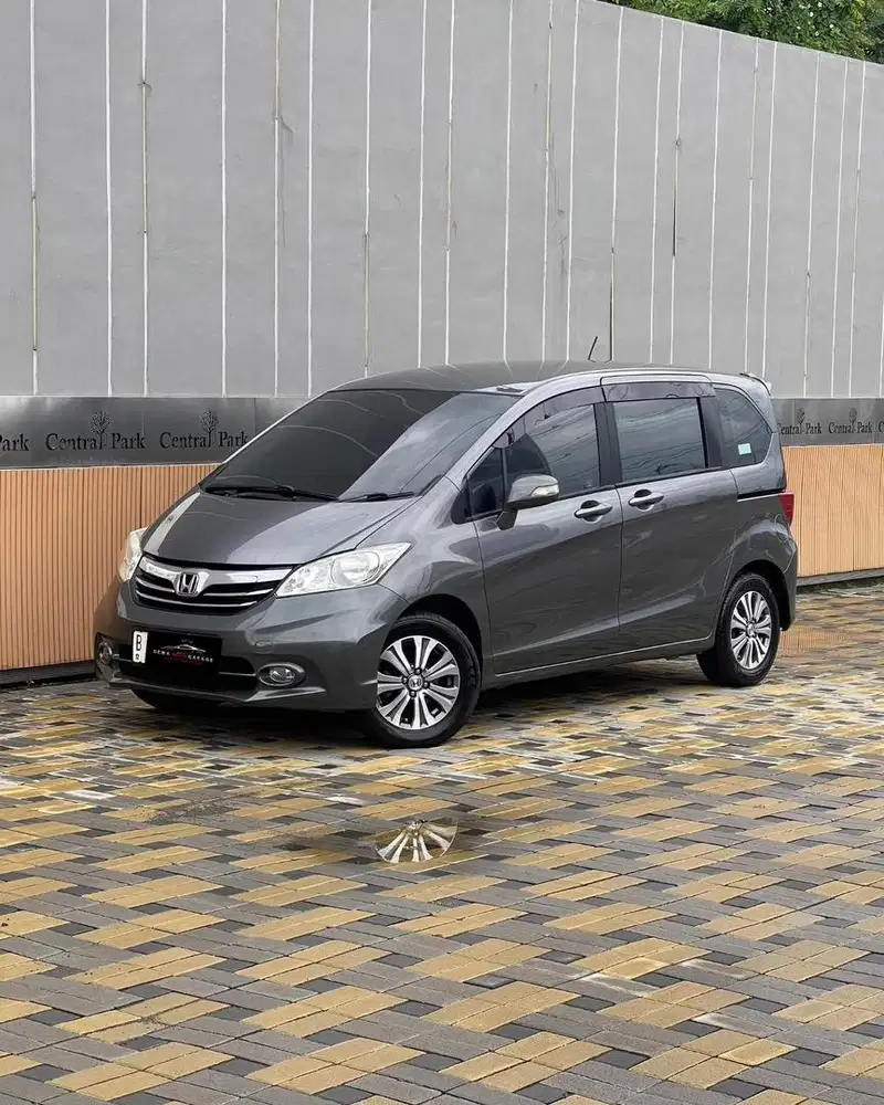 FREED E PSD MATIC 2012 GREY FACELIFT