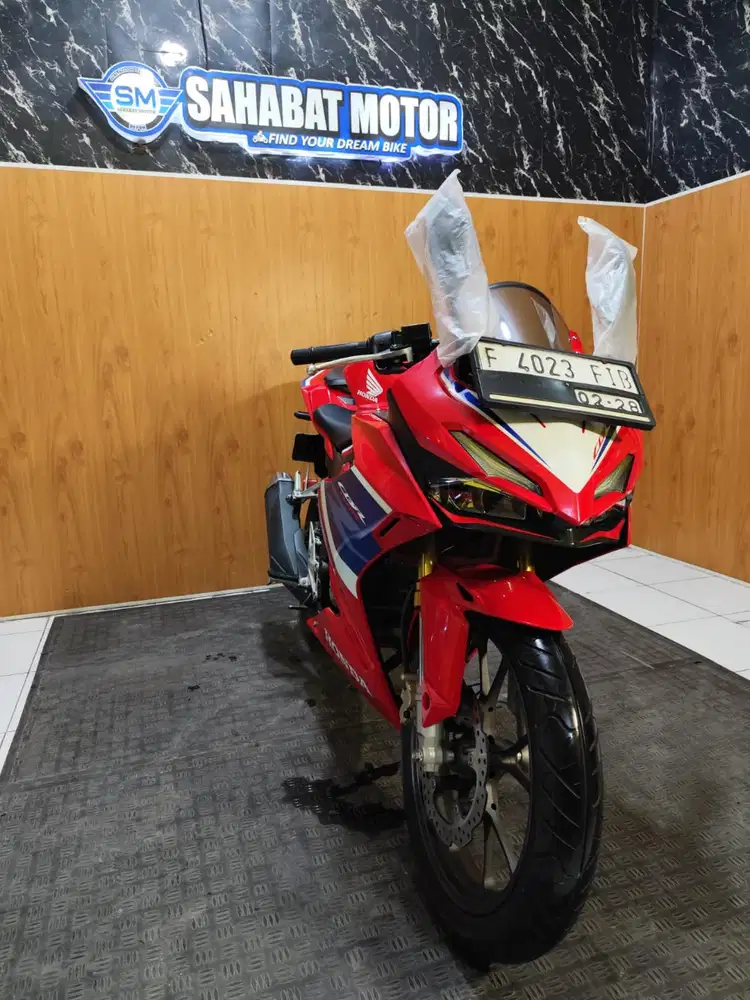 CBR 150 R TH 2023 MULUSS KM LOW SPERTI BARU