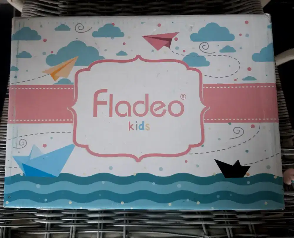Sepatu fladeo kids ukuran 29
