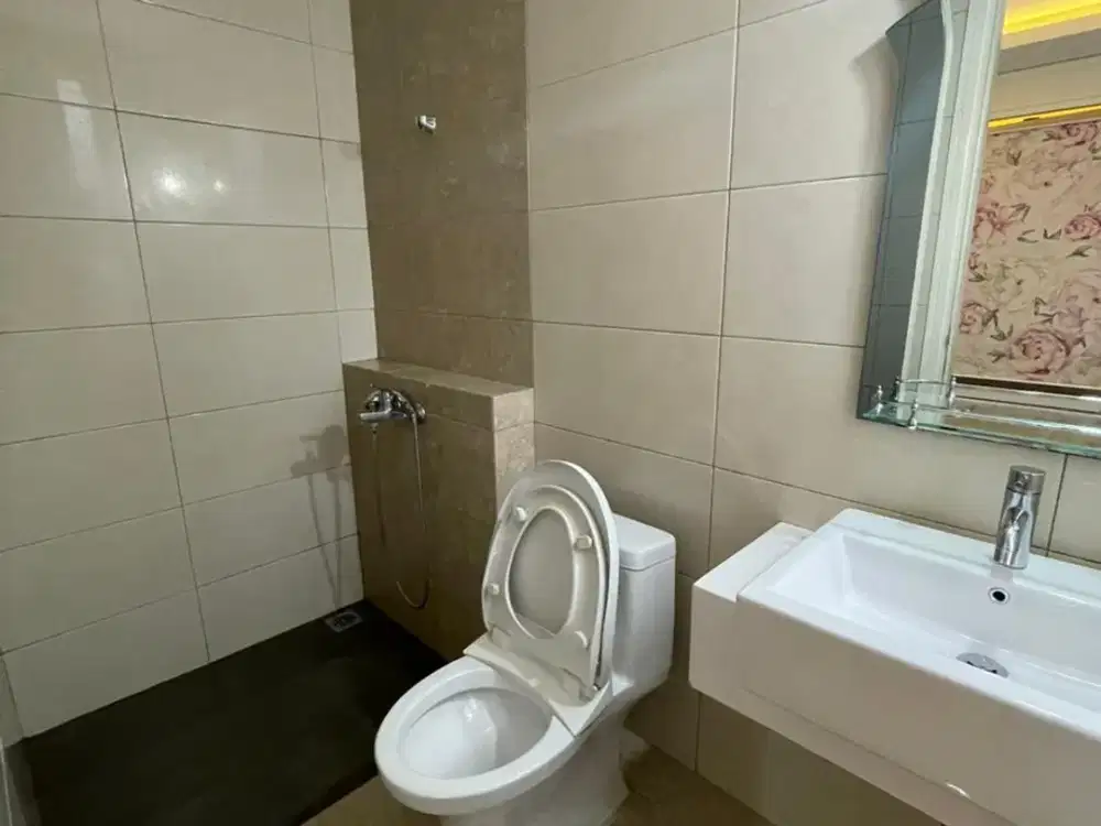 Dijual Rumah Cakep 2 Lantai Sutera Leora, Alam Sutera