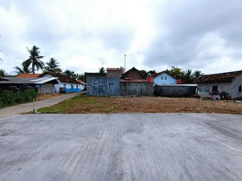 Dekat Terminal Wates Tanah Yogyakarta di Jl. Nasional Wates-Jogja