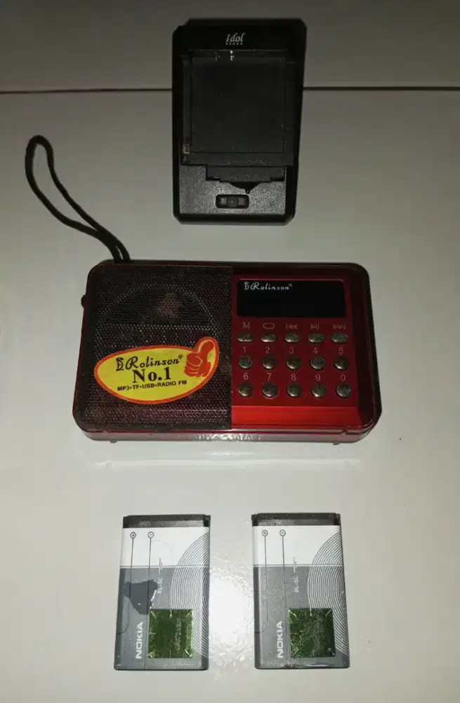 *HARGA PAS* Satu Set Radio Saku + 2 Buah Batre + Charger