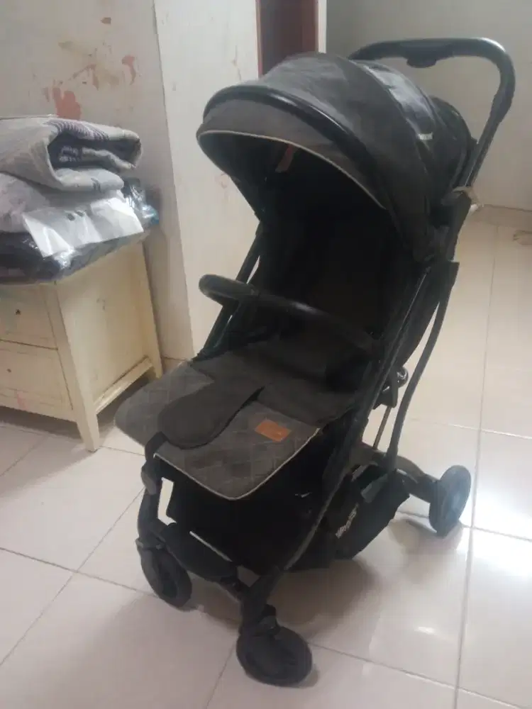 Baby stroler babydoes