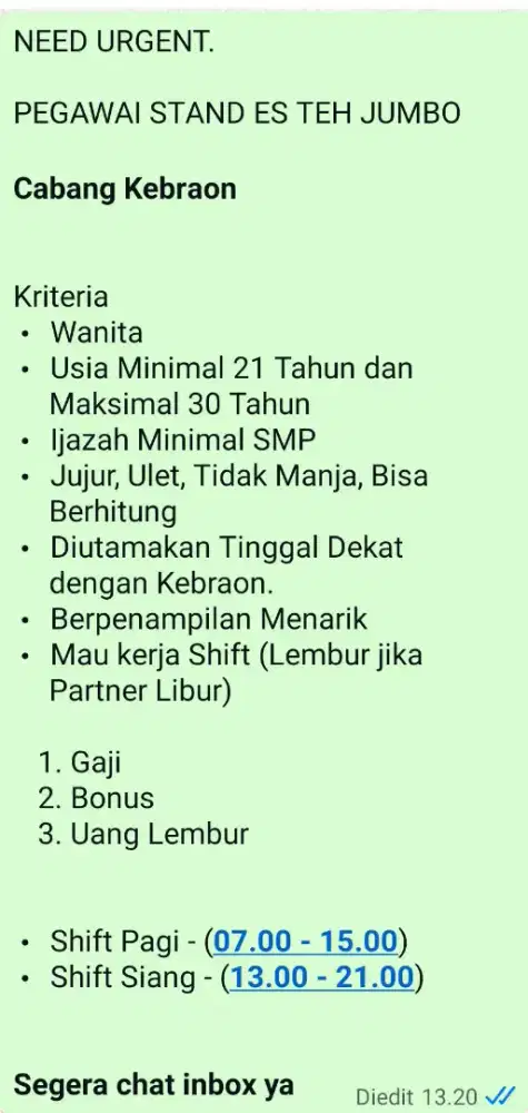 Penjaga Stand Es Teh dan Es Jeruk