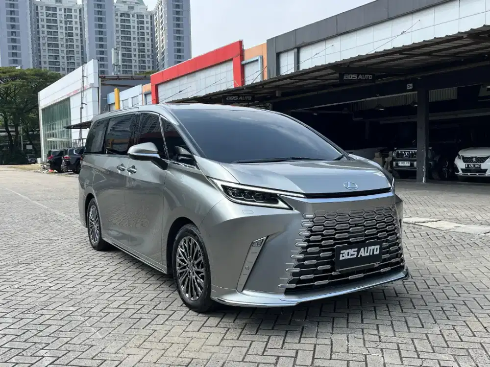 Lexus LM 350 h nik 2025