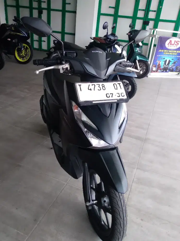 Beat Deluxe Keyless 2025 Hitam