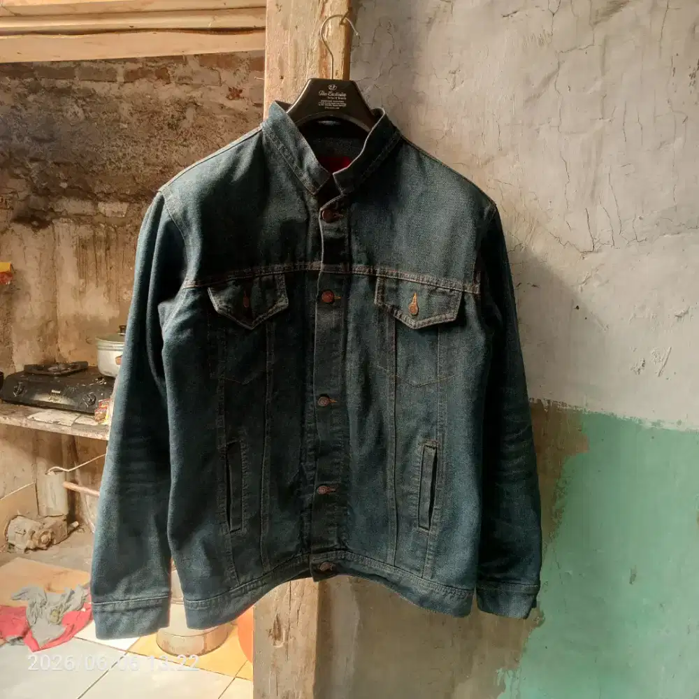 COD Kab Bandung Nego Sopan Jaket Levis size XL