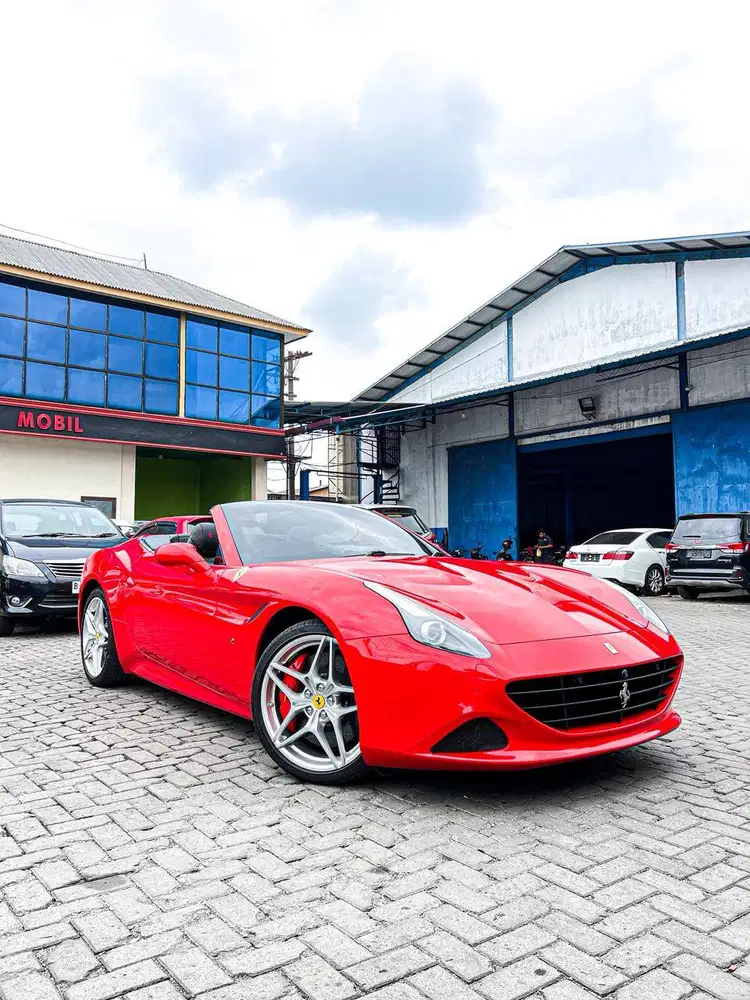 Ferrari California T 3.8 A/T Rosso Corsa 2015  lamborghini , porsche