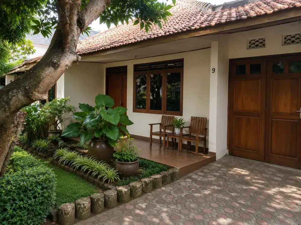 DI JUAL CEPAT RUMAH BANGUNAN LAMA MASIH SIAP HUNI DI LOKASI YG STRATEGIS & NYAMAN DI PETUKANGAN SELATAN. JAKARTA SELATAN