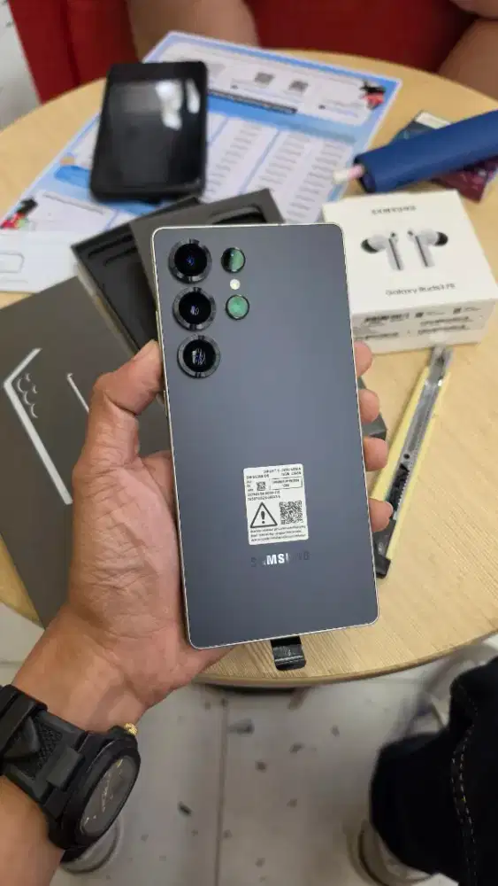 SAMSUNG GALAXY S25 ULTRA
