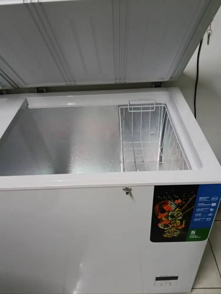 Freezer 2pintu 600liter seperti baru