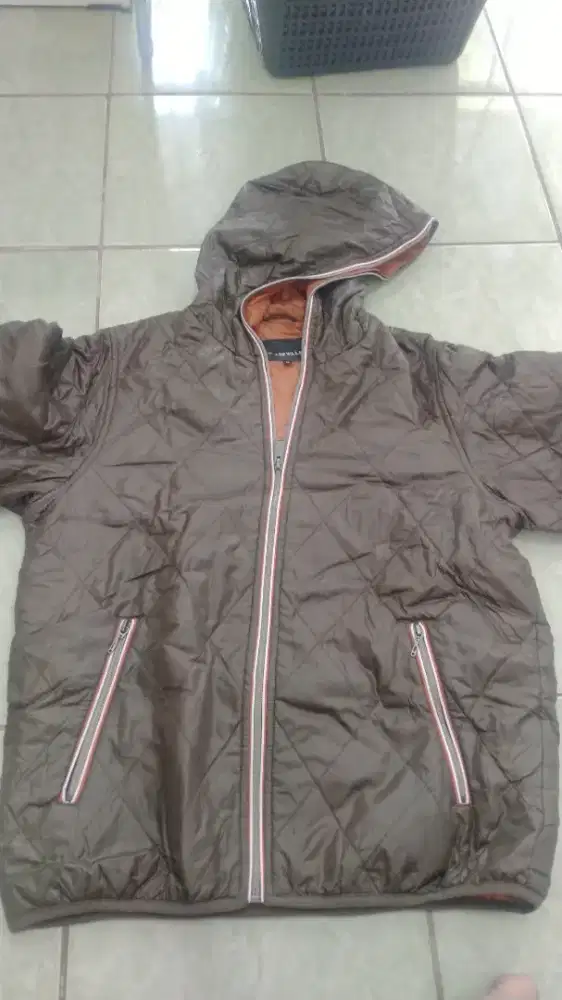 DI JUAL JAKET,TOPI,TAS SELEMPANG