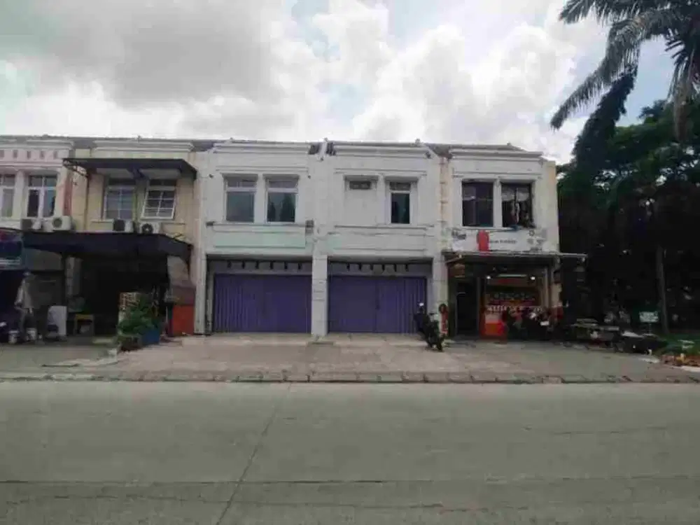 Ruko 2 lantai. Siap usaha. Aman. Bebas banjir.