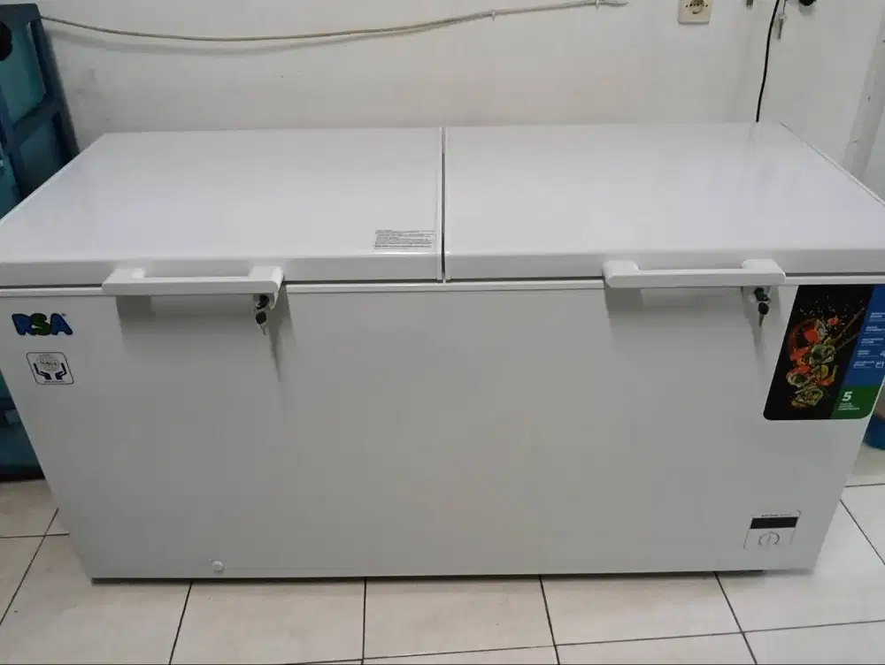 Freezer 2pintu 600liter seperti baru