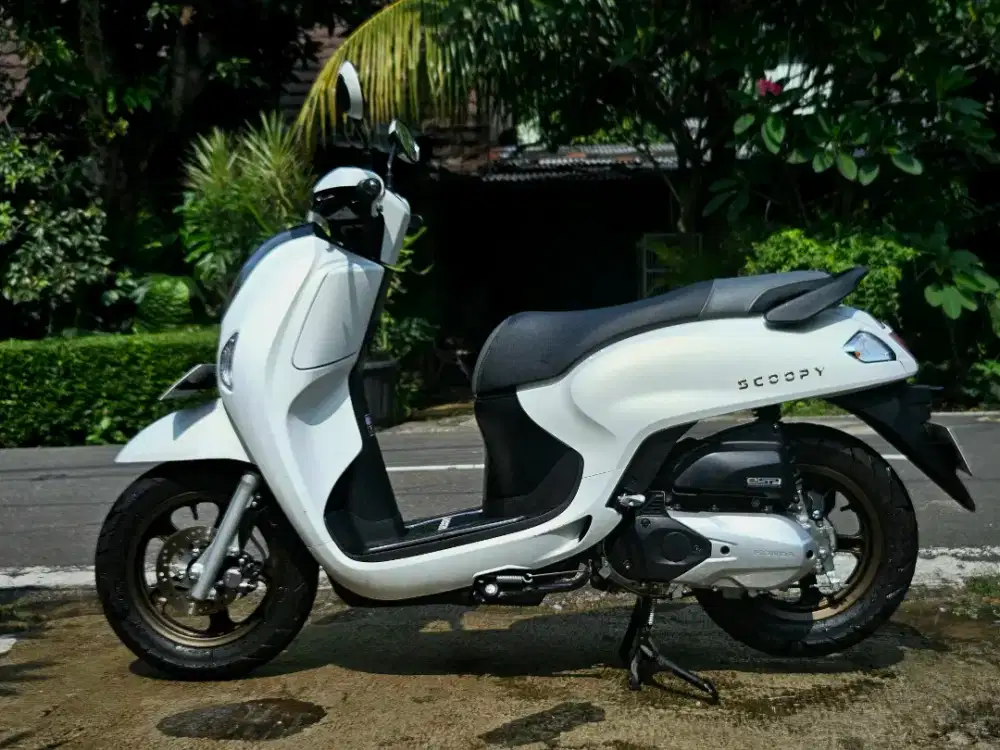 Honda Scoopy Putih 2025