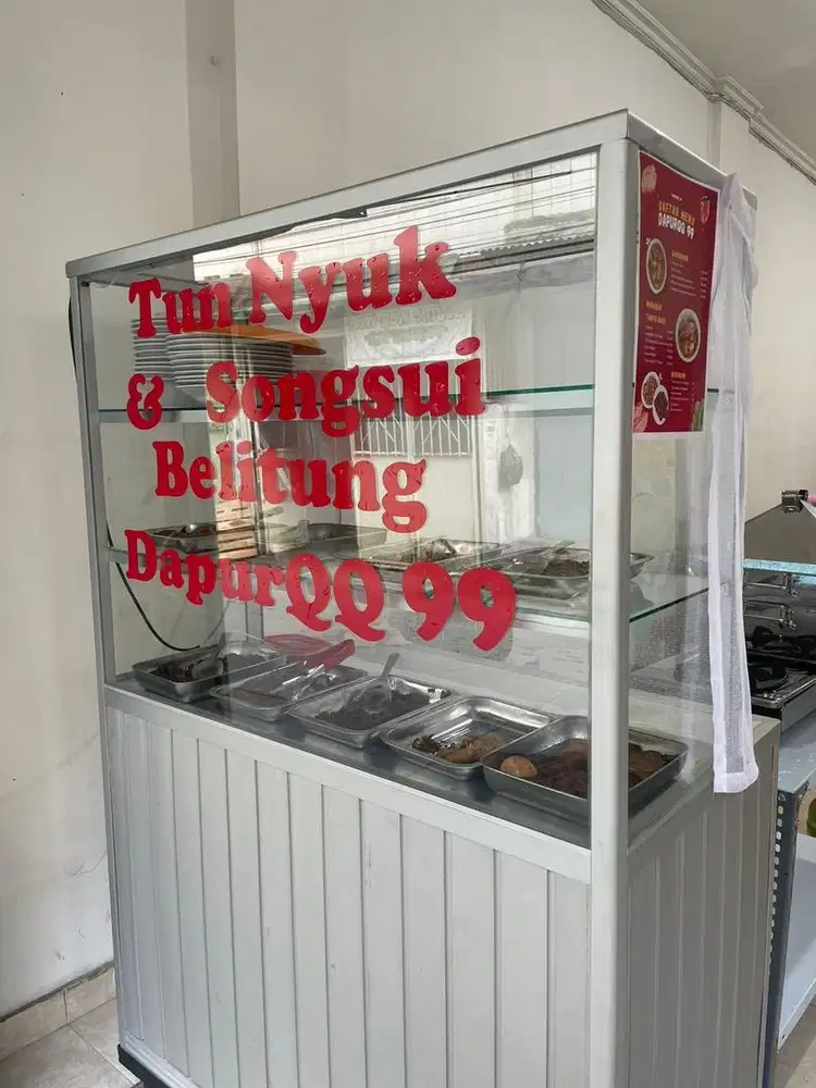 Etalase warung makanan