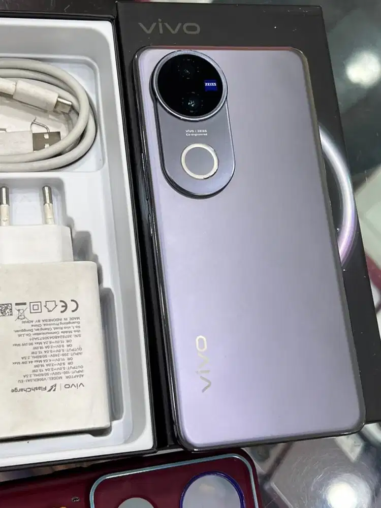 Vivo v50 5g ram 12/256gb