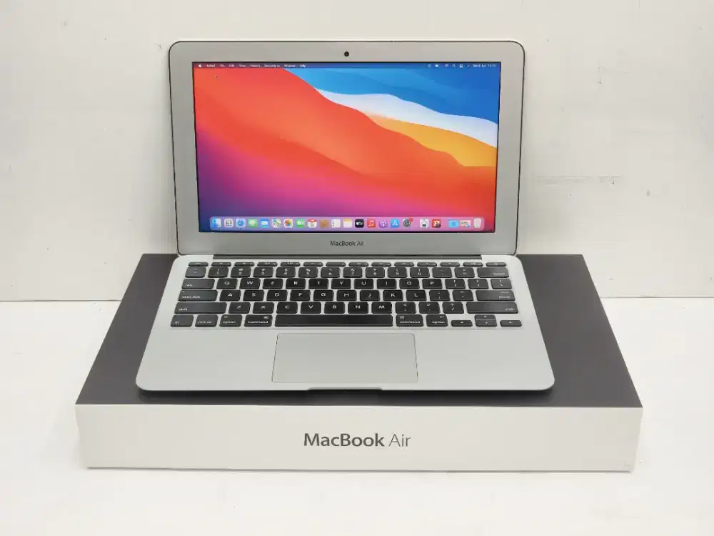 Macbook Air (11,6-inch, Mid 2015) macOS Big Sur. RAM 4Gb\SSD 128GB