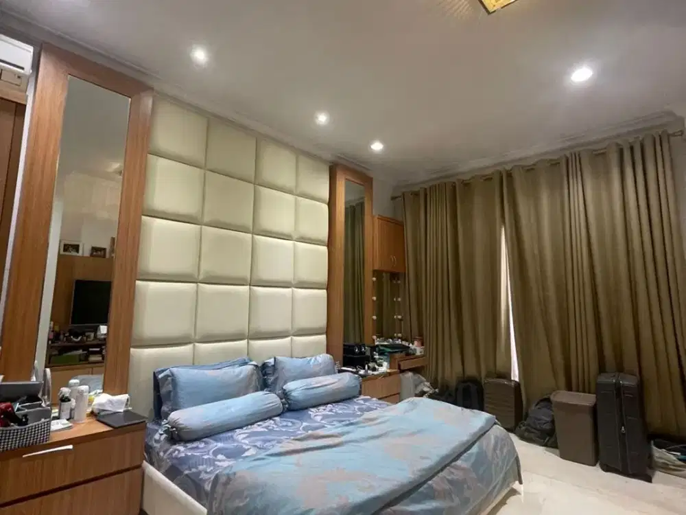 Rumah Premium 3 Lantai Dekat SCBD dan Senayan