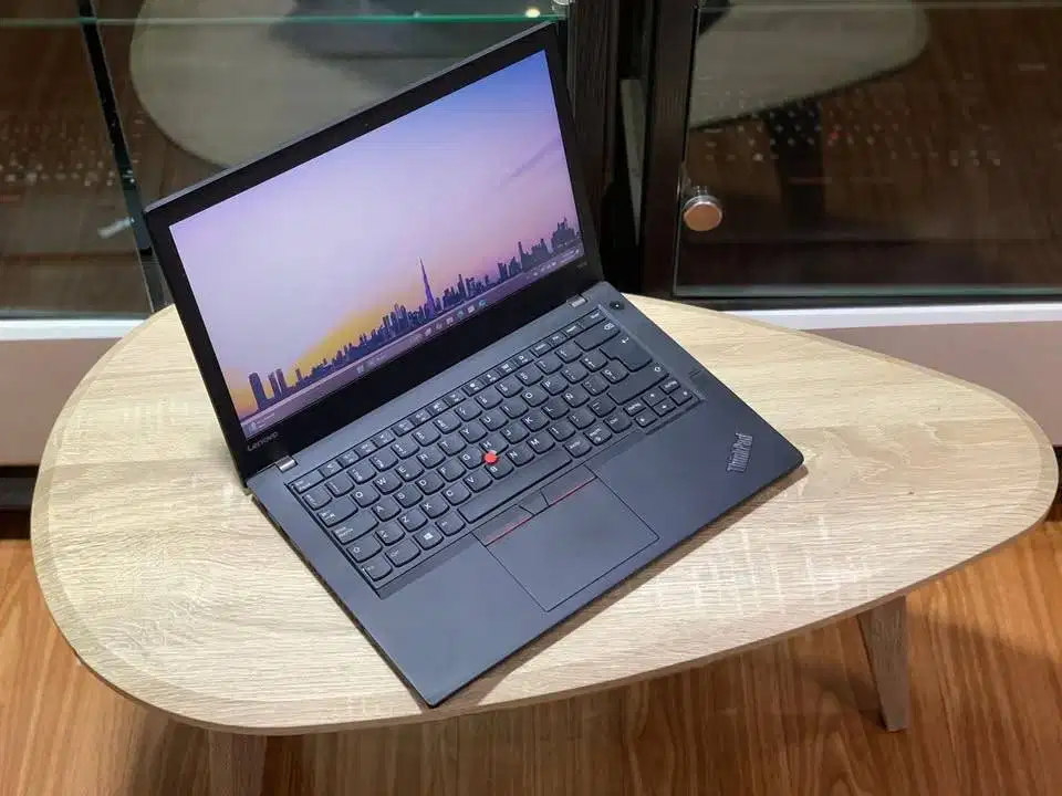 Lenovo  Thinkpad  T470  Intel Core  i5-6200U RAM  8GB SSD
